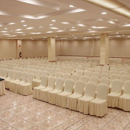 Radisson Hotel & Convention Center Толука Екстериор снимка